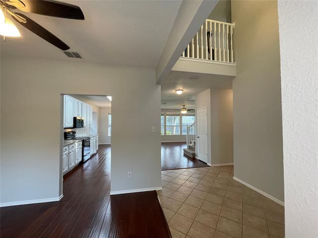 Building Photo - 2713 Chatsworth Dr