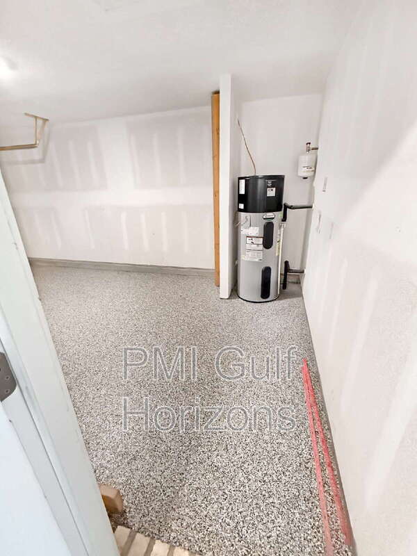 Building Photo - 20 Spoonbill St
