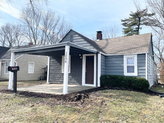 Building Photo - 3 Bedroom conveniently located near the thriving Twin Aire neighborhood