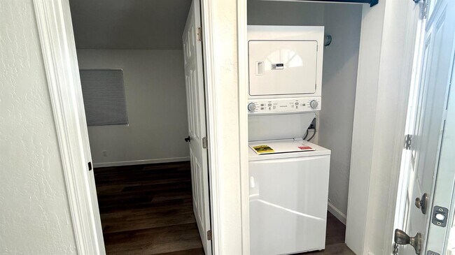 Building Photo - 10851 Hamill St