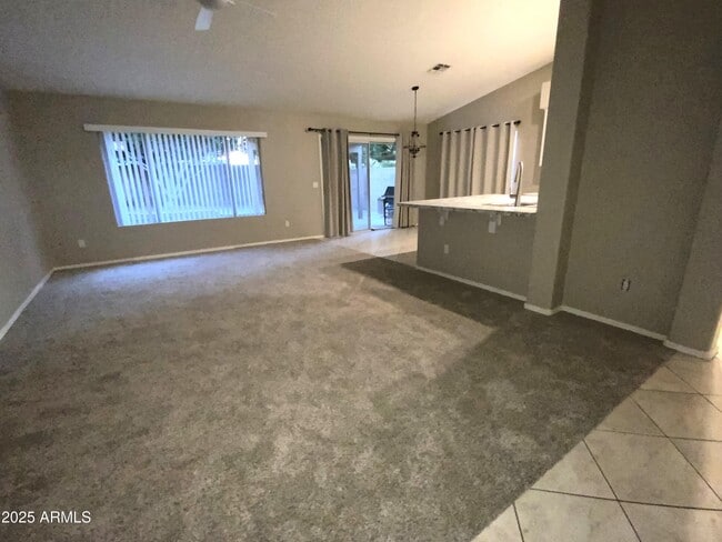 Building Photo - 6337 E Rochelle St