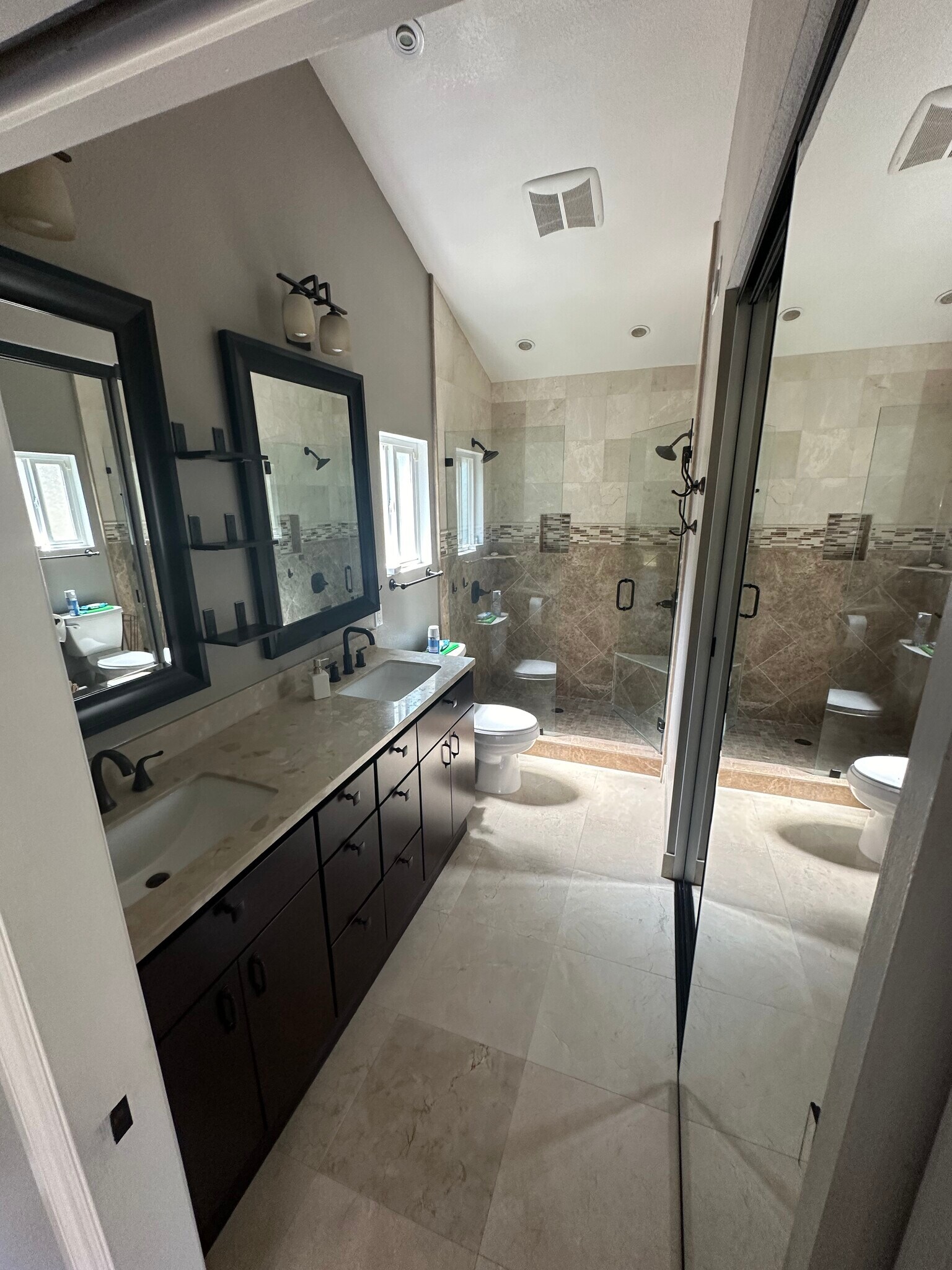 Building Photo - 4176 Minnecota Dr