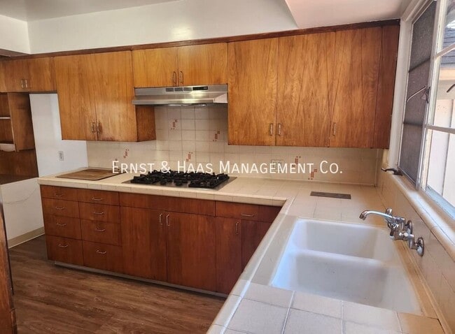 Building Photo - 1079 E Terrace Dr