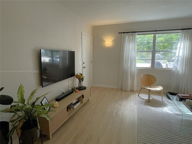 Building Photo - 5545 SW 80th St