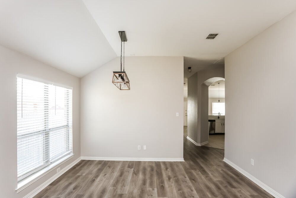 Building Photo - 205 S Chestnut St