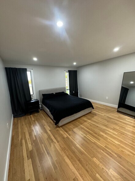 Building Photo - 315 Neponset St