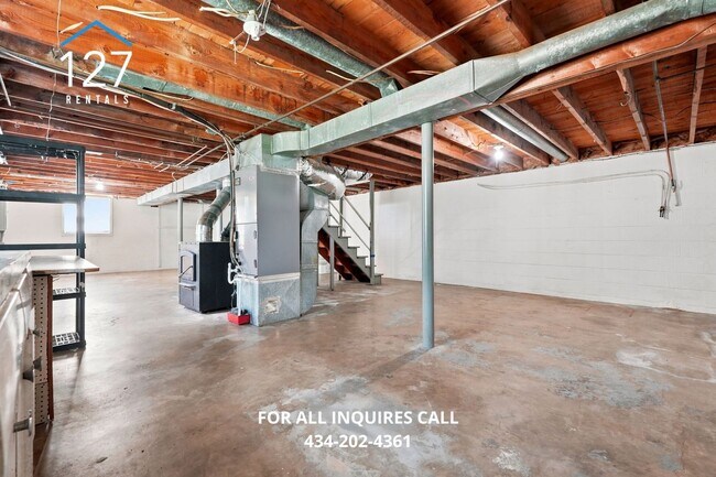 Building Photo - Spacious 4-Bedroom Single Family home with Large Backyard & Ample Storage