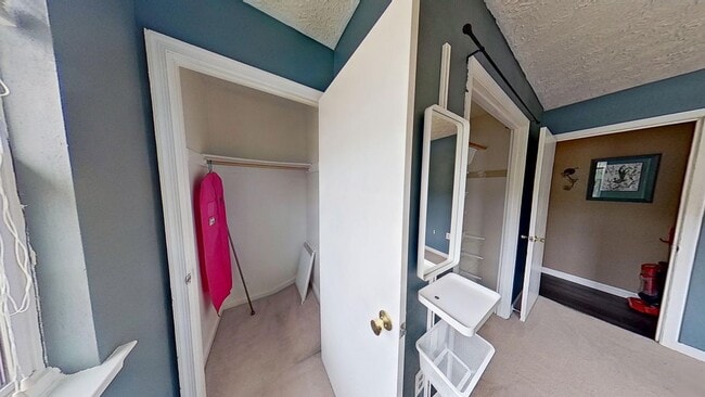Building Photo - 21837 Ronald Dr