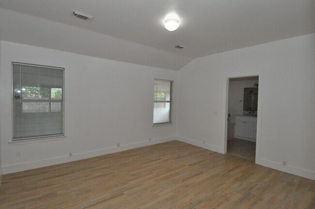 Building Photo - Newly Renovated Home in Pflugerville - Gre...