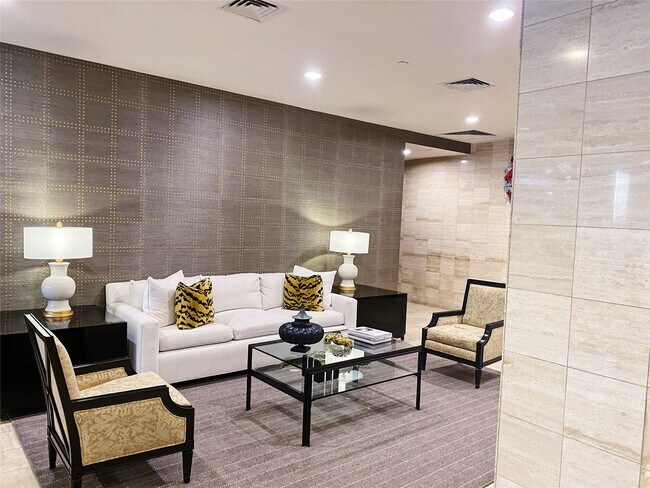 Building Photo - 14 Greenway Plz