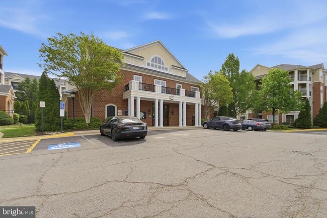 Building Photo - 12913 Centre Park Cir