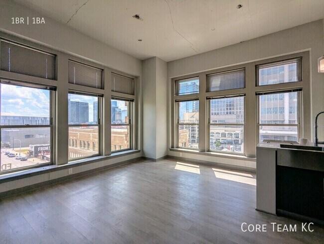 Building Photo - 1121 McGee St