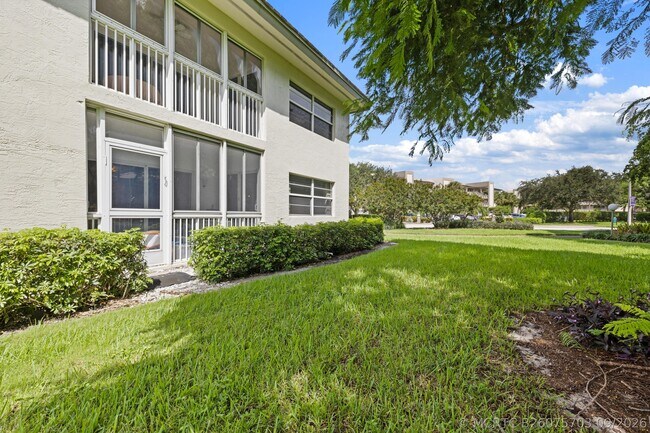Building Photo - 1105 Bahama Bend