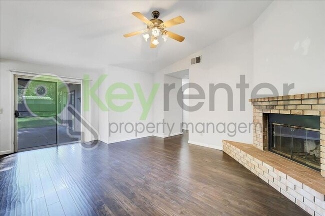 Building Photo - 2624 Walnut Ave