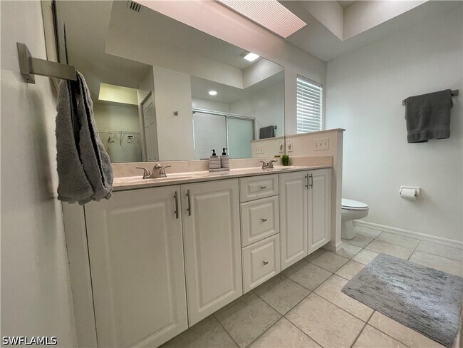 Building Photo - 5708 Greenwood Cir