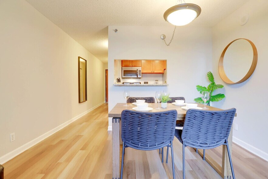 Building Photo - 401 12th St S