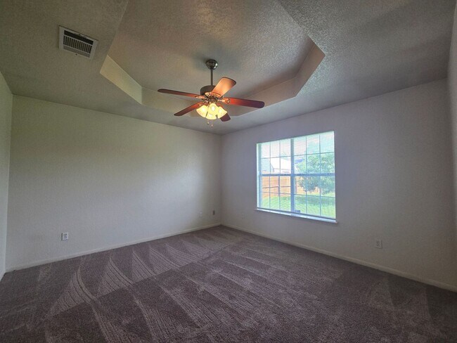 Building Photo - 2305 Amethyst Dr