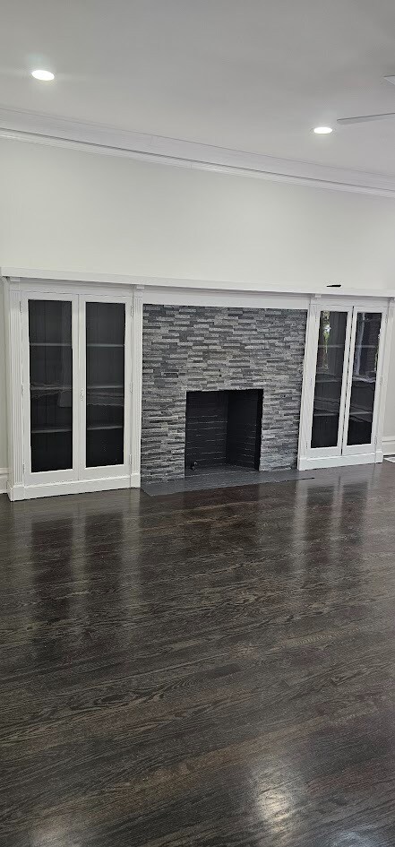 Building Photo - 3BR with Central Air & Laundry – Steps fro...