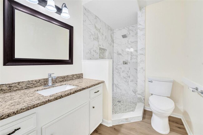 Building Photo - 12726 Westella Dr