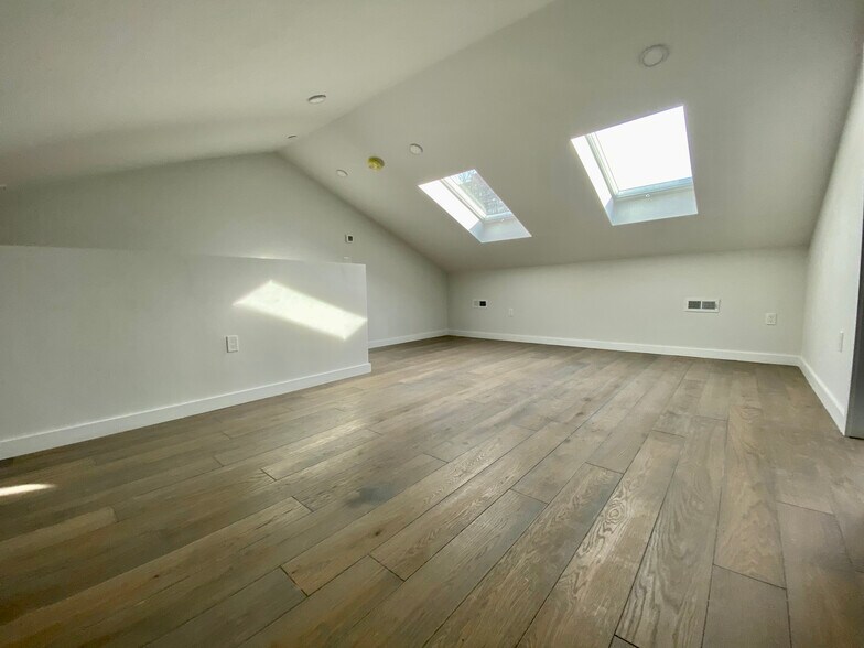 Building Photo - 7 Wigglesworth St