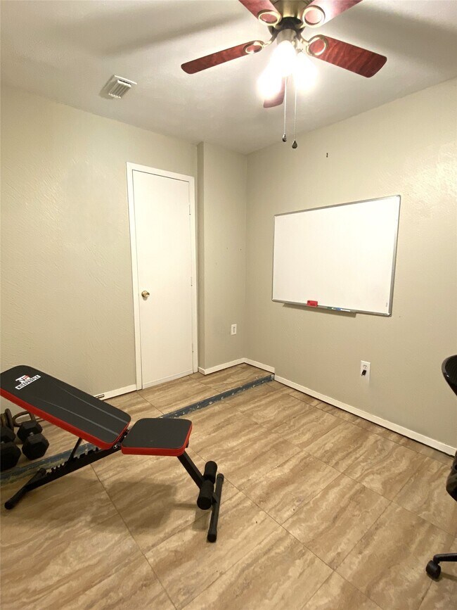 Building Photo - 9810 Shell Rock Rd