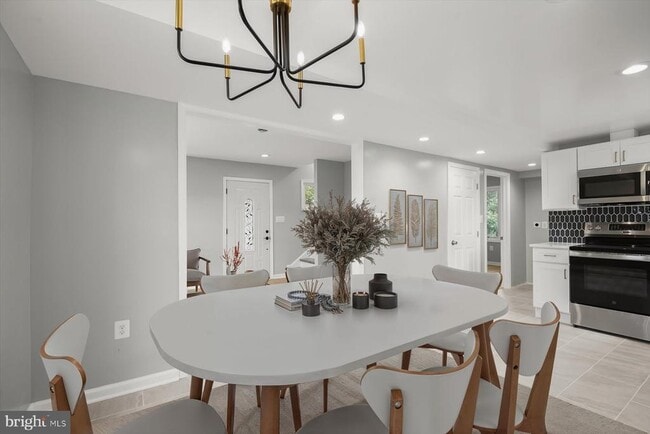 Building Photo - 2917 E Lee Ave