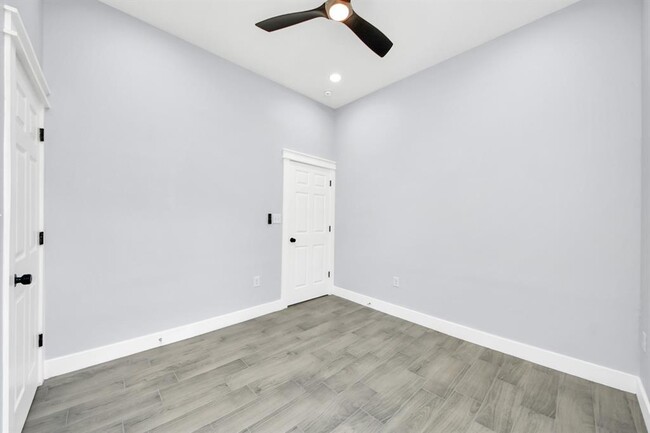 Building Photo - 917 Griffin St