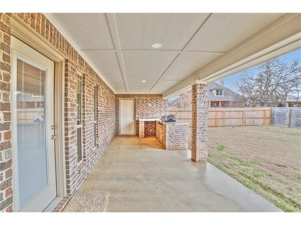 Building Photo - 2118 Yturria Dr
