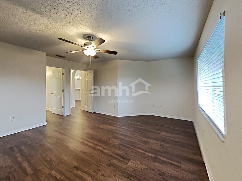 Building Photo - 4334 Country Hills Blvd