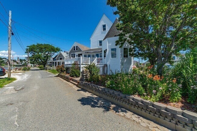 Building Photo - 158 Cadish Ave