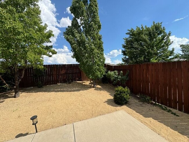 Building Photo - Spacious 4 Bed / 2 Bath Home in North Reno – $2,400/mo