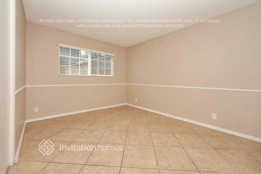 Building Photo - 3186 E Radcliffe Ave