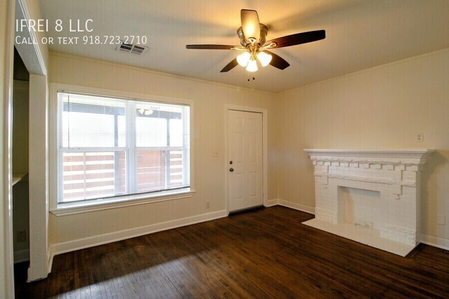 Building Photo - 2865 E Admiral Pl