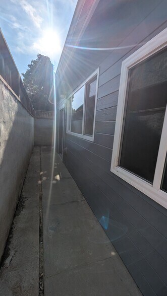 Building Photo - 392 West Center Ave