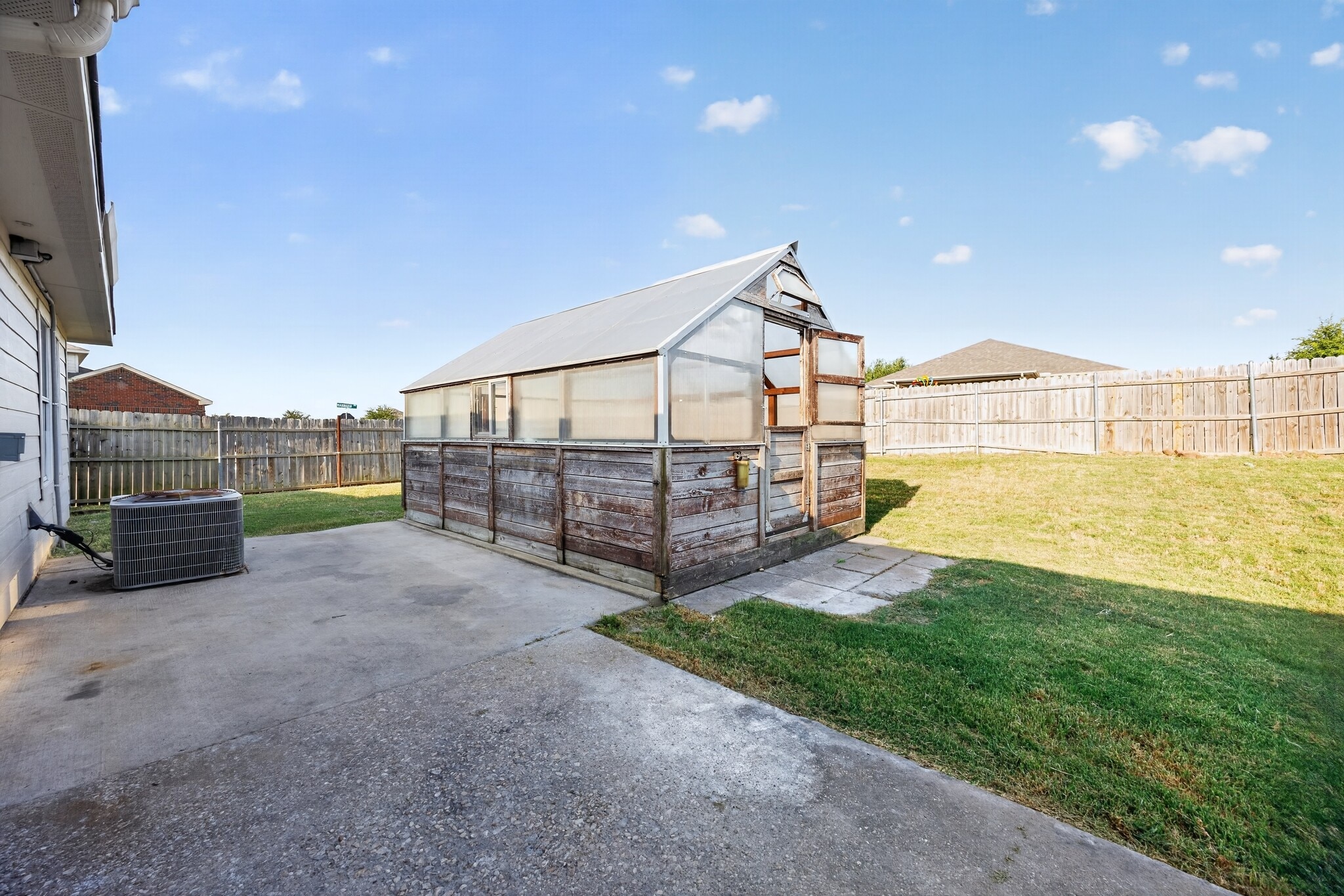 Building Photo - 1432 Oak Hollow Ln