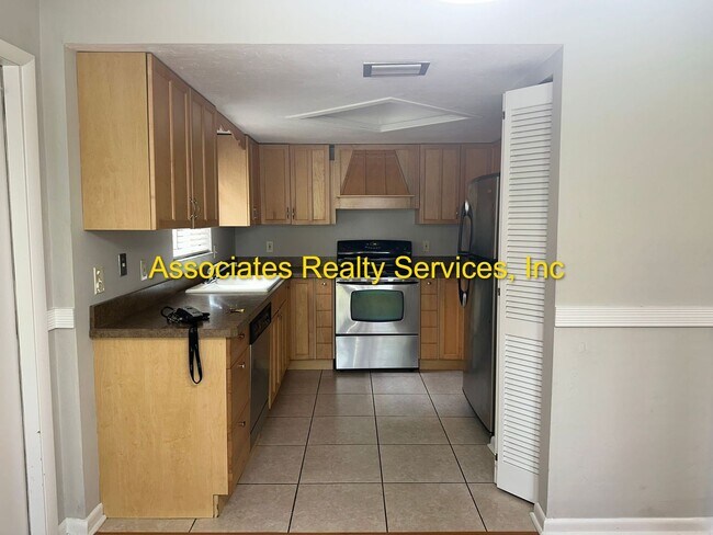 Building Photo - Single Family home in The Woodland in SW Gainesville-Great Location!