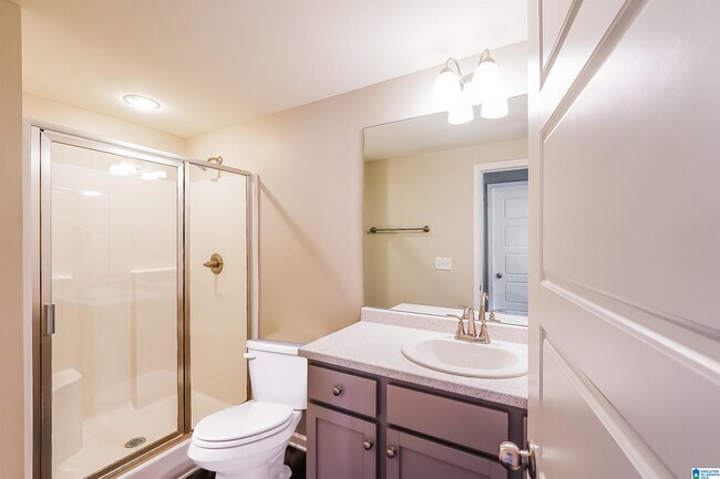 Building Photo - 2554 Summit Park Rd