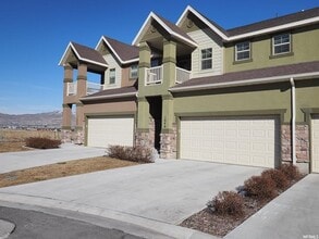 Building Photo - 1646 Venetian Way
