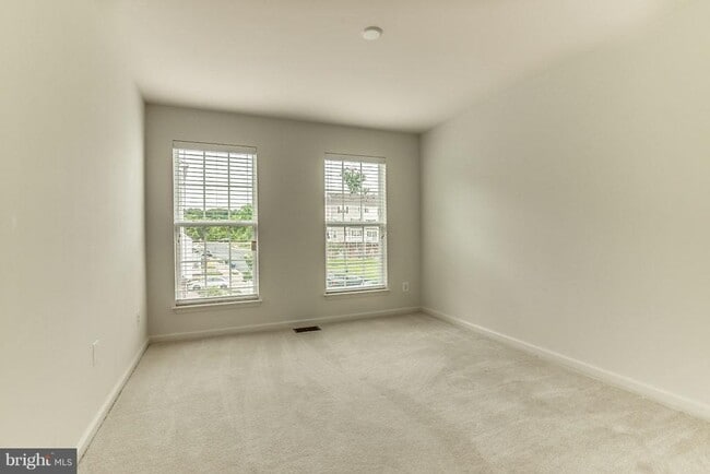 Building Photo - 45770 Winding Branch Terrace