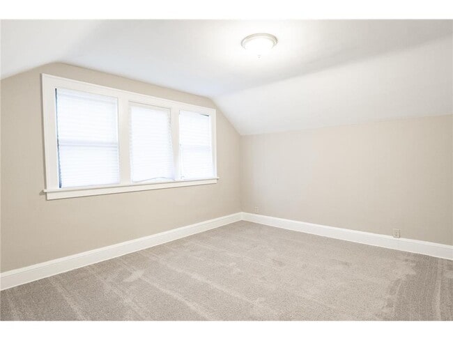 Building Photo - 3547 N Girard Ave