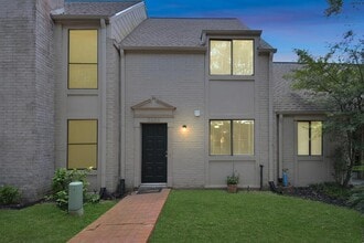 Building Photo - 6489 Alisa Ln