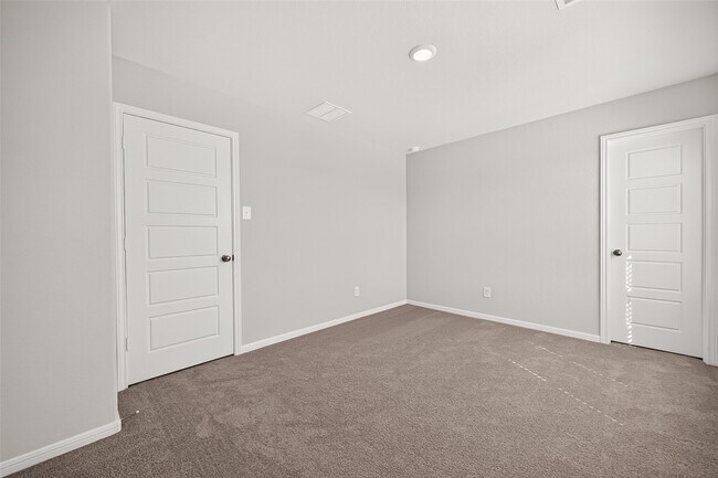 Building Photo - 15610 Coneflower Hls Dr