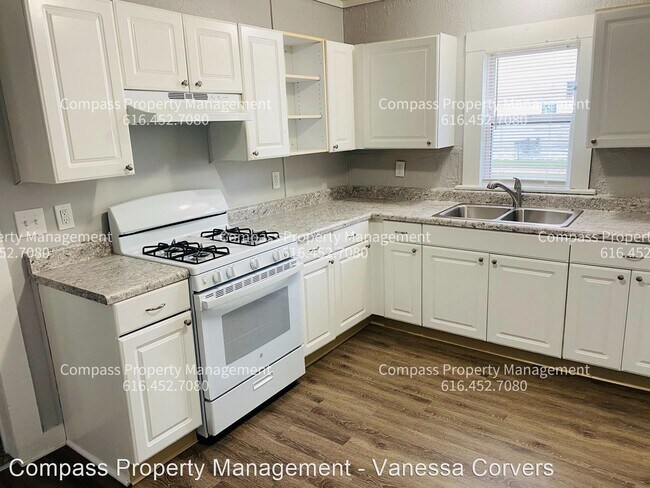 Primary Photo - 4 br, 1 bath House - 933 2nd St NW