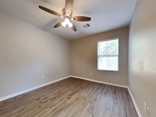 Building Photo - 2343 Village Leaf Dr