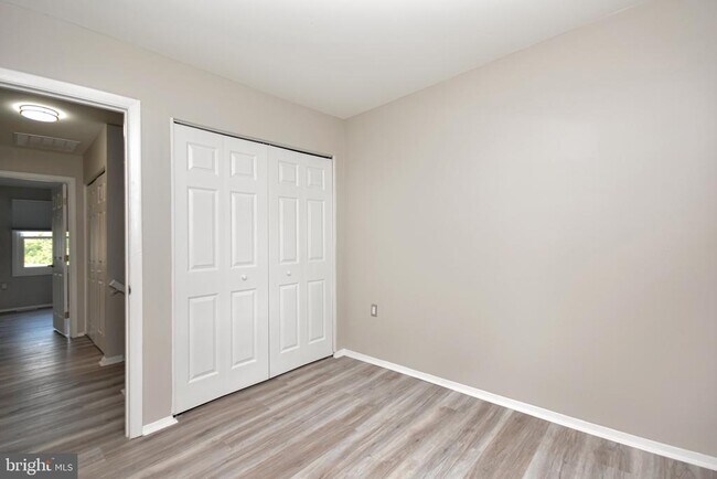 Building Photo - 8853 Teakwood Ct