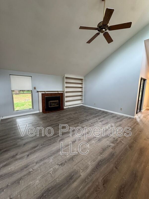 Building Photo - 17 Sand Spurrey Rd