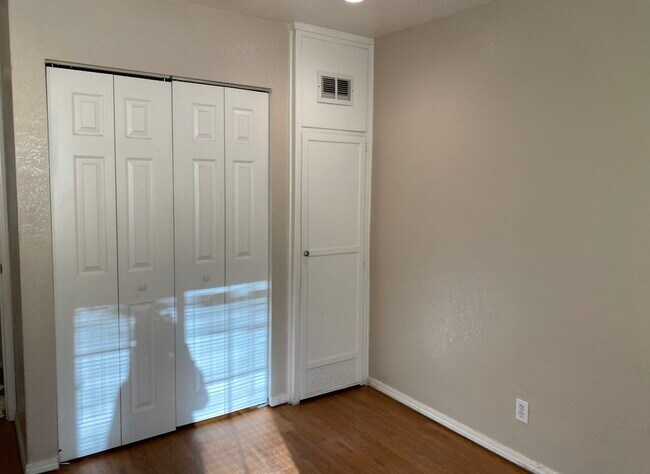 Building Photo - 1309 Keeney Way