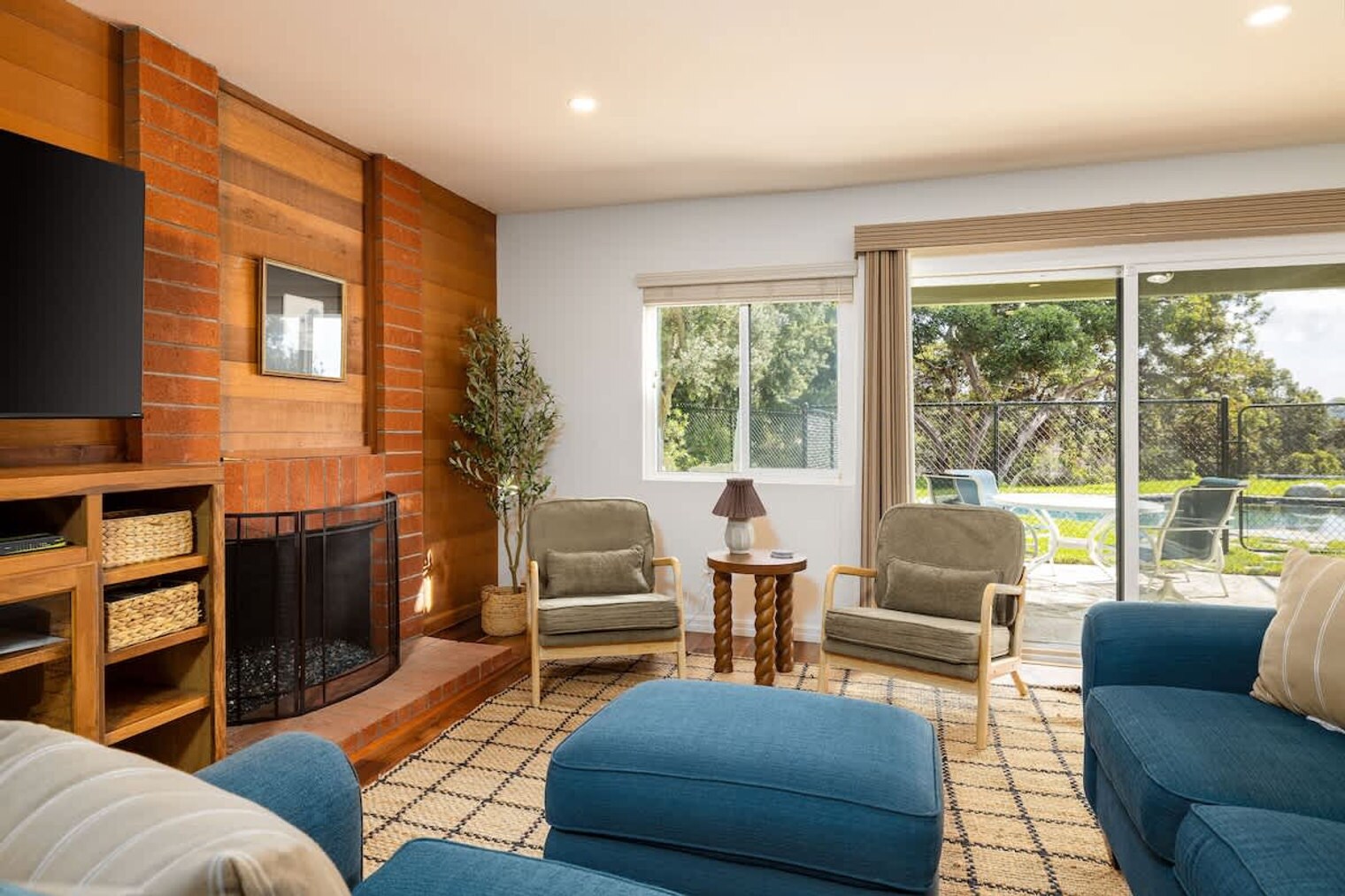 Building Photo - 1023 Sea Village Dr