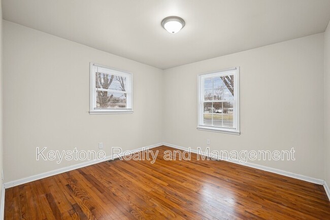 Building Photo - 109 Holley Dr
