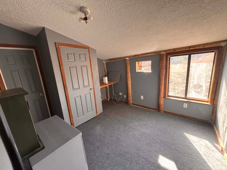 Building Photo - 73 Allen Dr